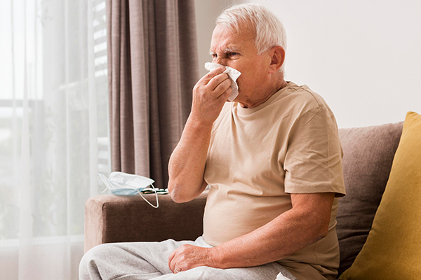 Breathe Easy this Summer Seniors Navigating Summer Allergies